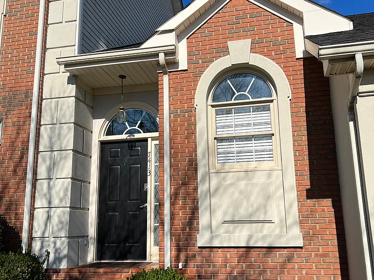 7413 Hamilton Run Dr — Photo 1
