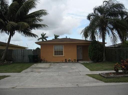2nd image of 17611 SW 115th Ave