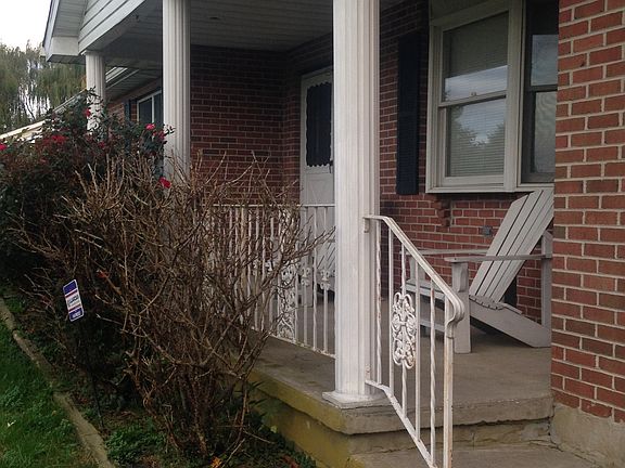 4th image of 8 Maureen Dr