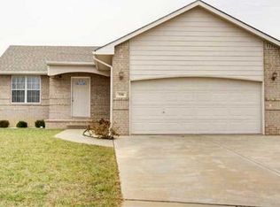 750 S Cherrywood Ct, Andover, KS 67002