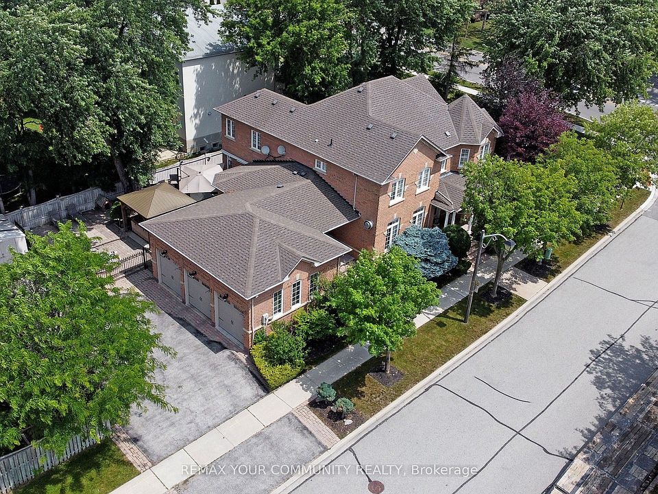 1st image of 2 Winterberry Dr