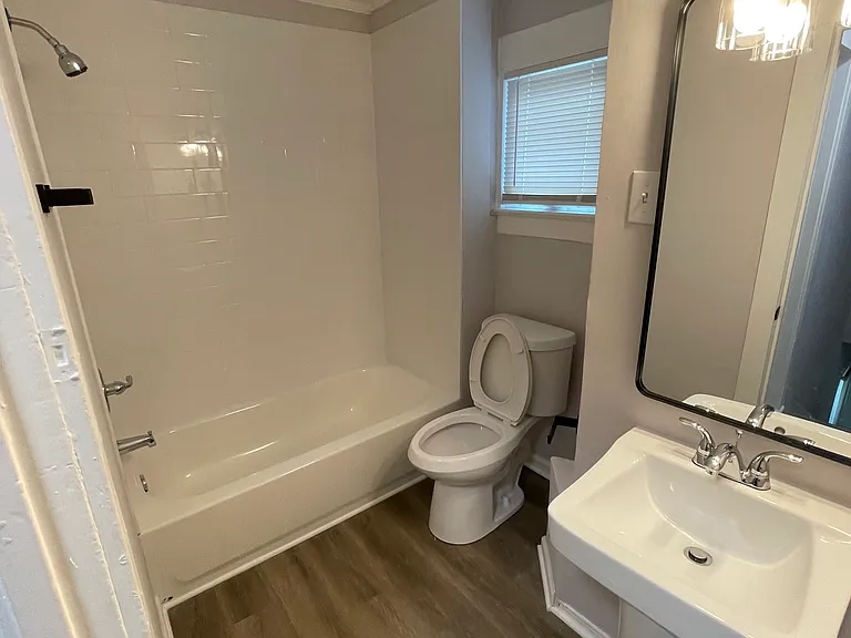 1601 Oakley Ave — Photo 8