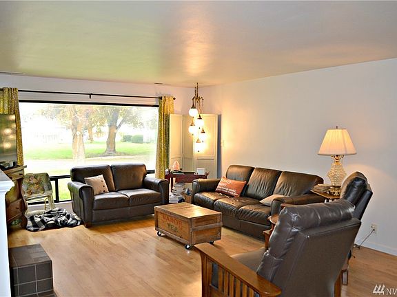 Large picture window in main living room with territorial views.