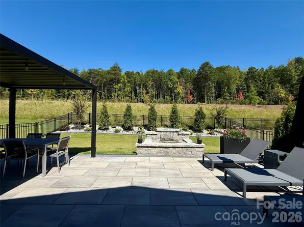 5212 Glenwalk Dr, Charlotte, NC 28269