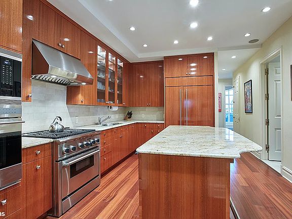 5th image of 525 Park Ave Penthouse A