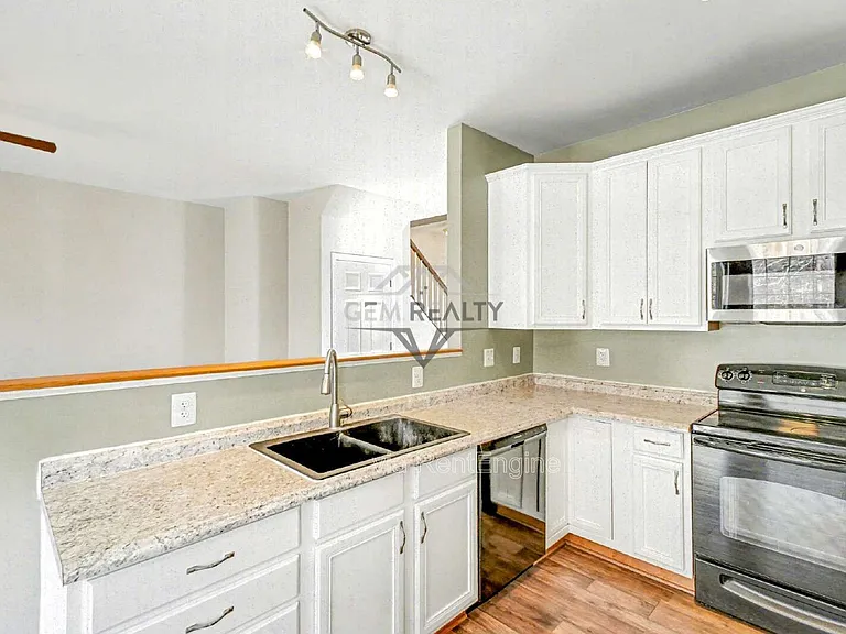 5218 Drakes Ct — Photo 10