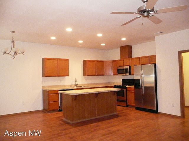 1st image of 14002 87th Avenue Ct NW