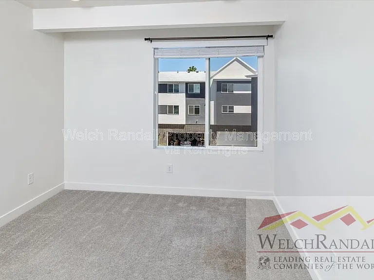 82 E Weekes Way — Photo 23