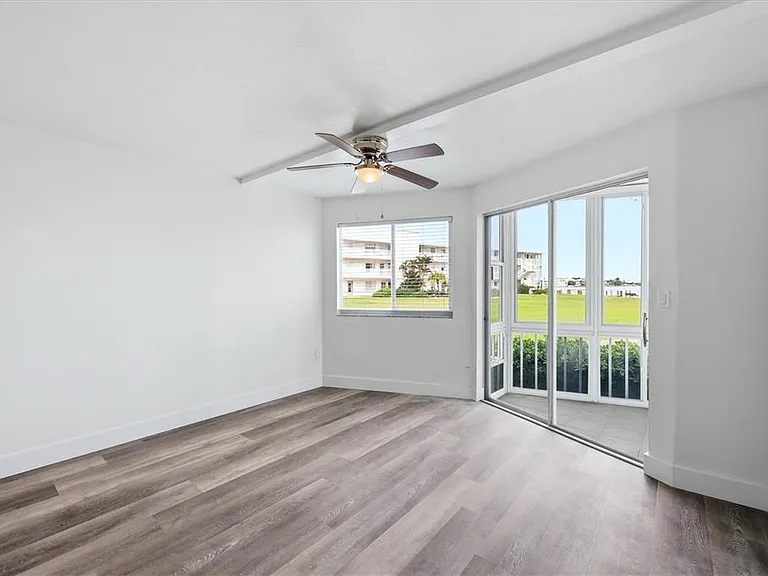 769 John Ringling Blvd #4 — Photo 4