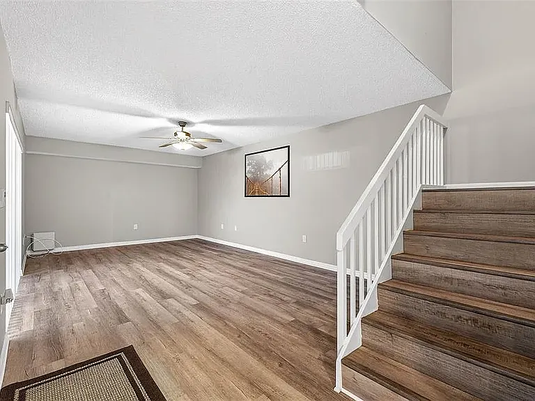 2708 9th Ct — Photo 2