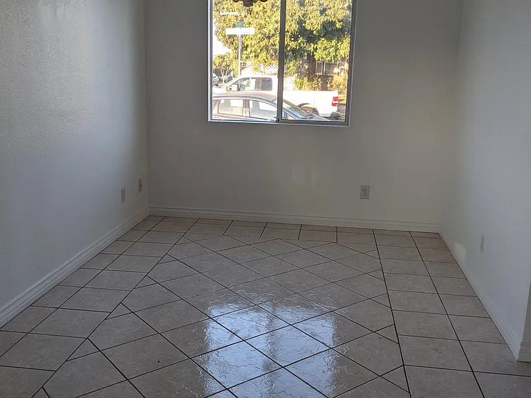 Dining room.