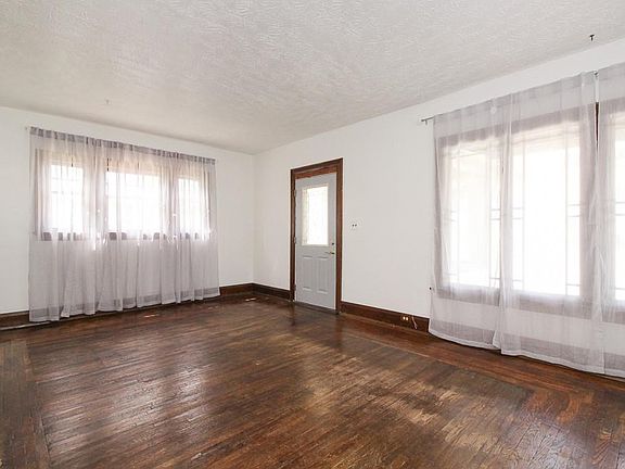 3rd image of 554 Archdale Ave