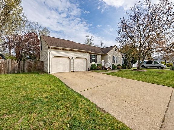 4th image of 2084 Schubert Dr