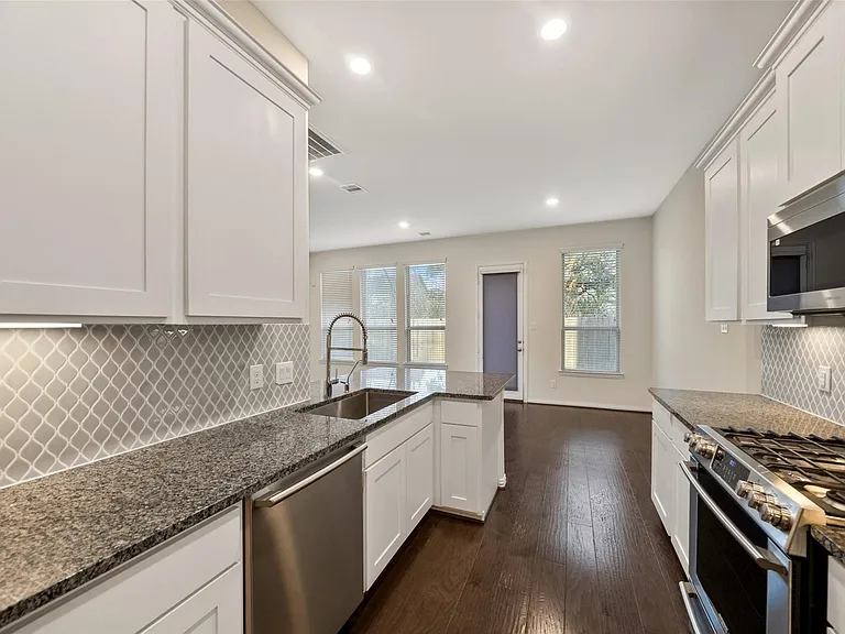 708 Ivory Manor Dr — Photo 7