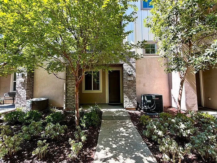 12165 Chorus Dr — Photo 2
