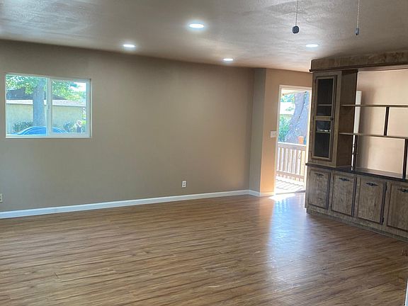 2nd image of 204 W Lassen Ave
