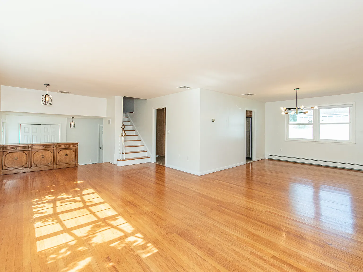 3 bed, 2.5 bath, 2200 sqft, $4,500 — Photo 4