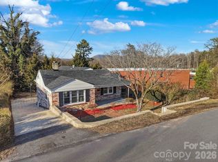 330 Harrington St NW, Lenoir, NC 28645