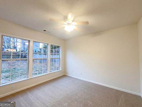 4th image of 1639 Woodsford Rd NW