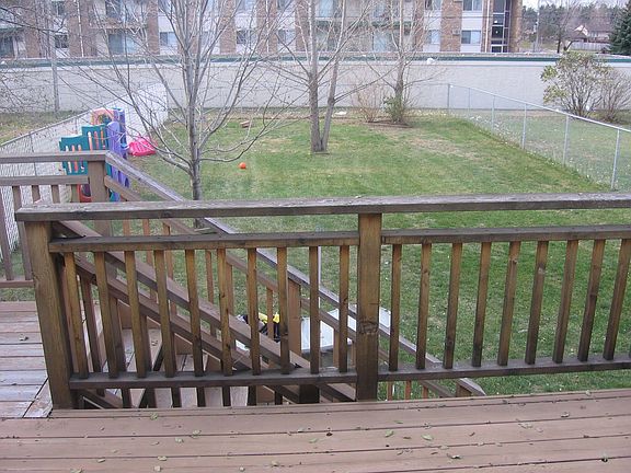 Deck to Large Back Yard