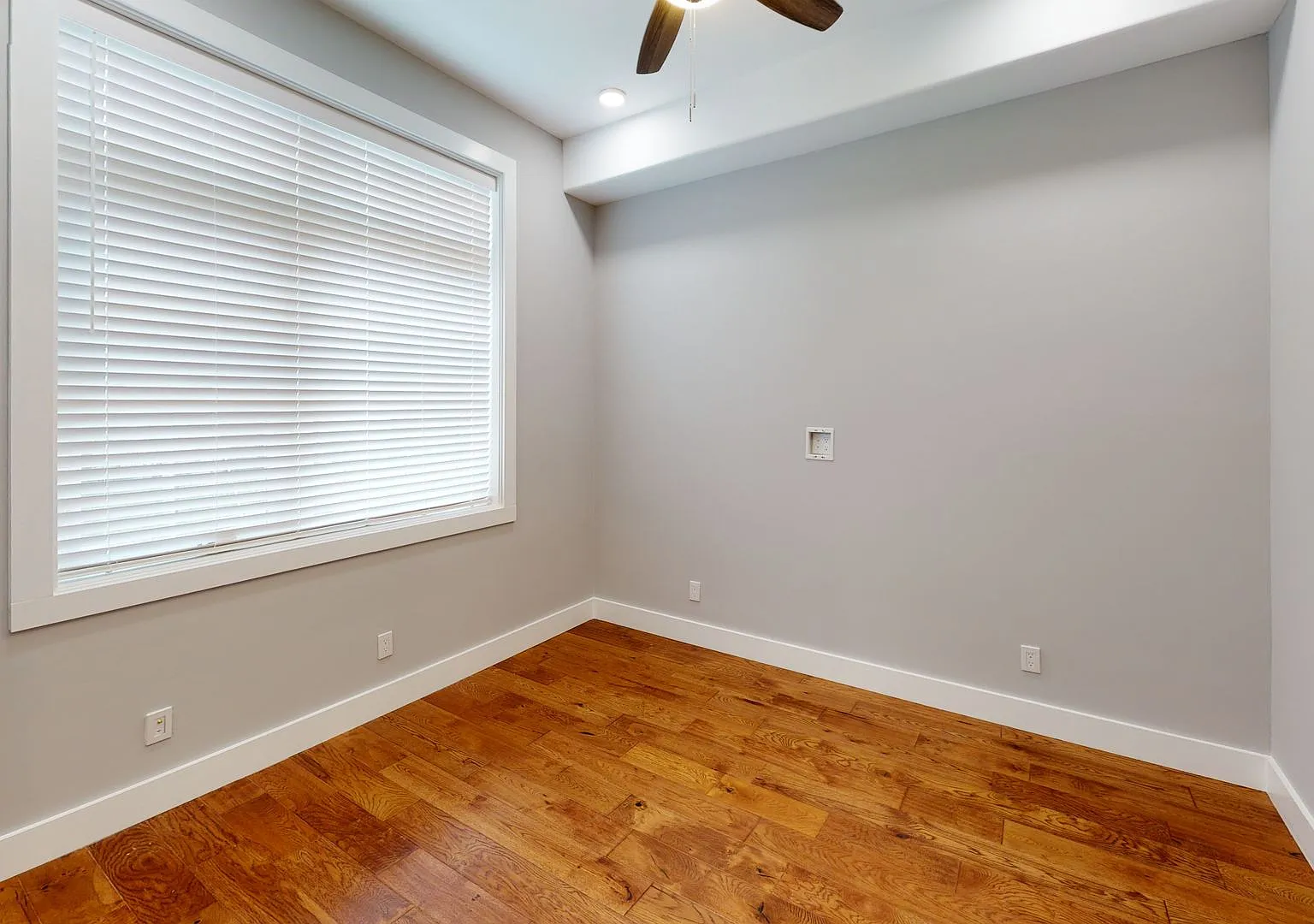 Waitlist for Aug2027Jul2028 Now Open! | 2BR/2BA Condo Near UTK | Fort Sanders — Photo 4