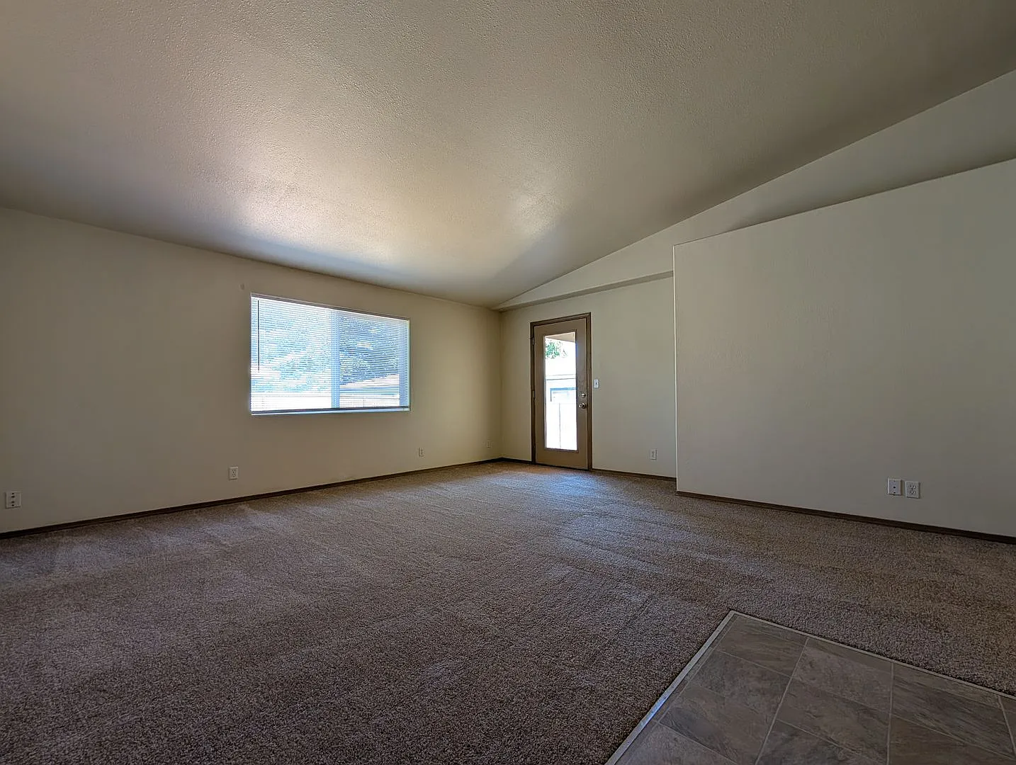 Great 3 bed/1 bath duplex in West Eugene — Photo 4