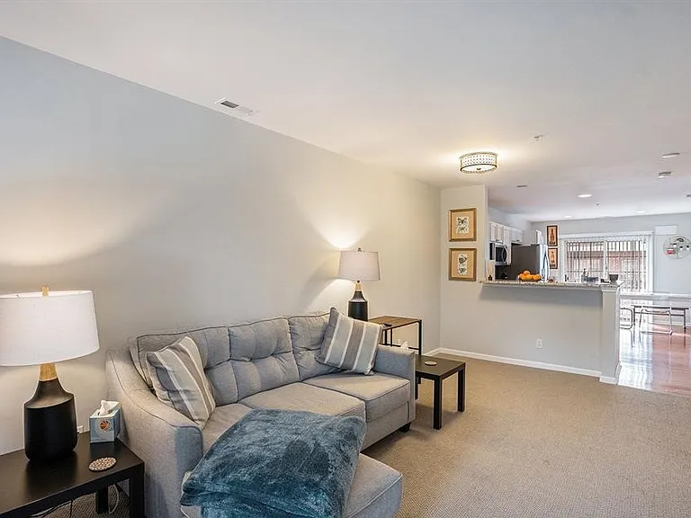 3286 Camden Dr #1 — Photo 4