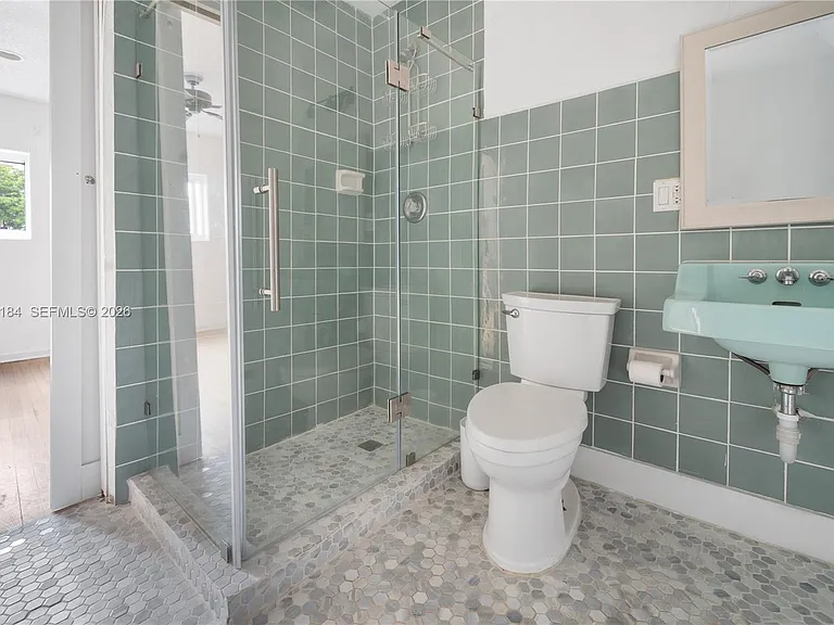 905 Sunrise Ln #905 — Photo 22