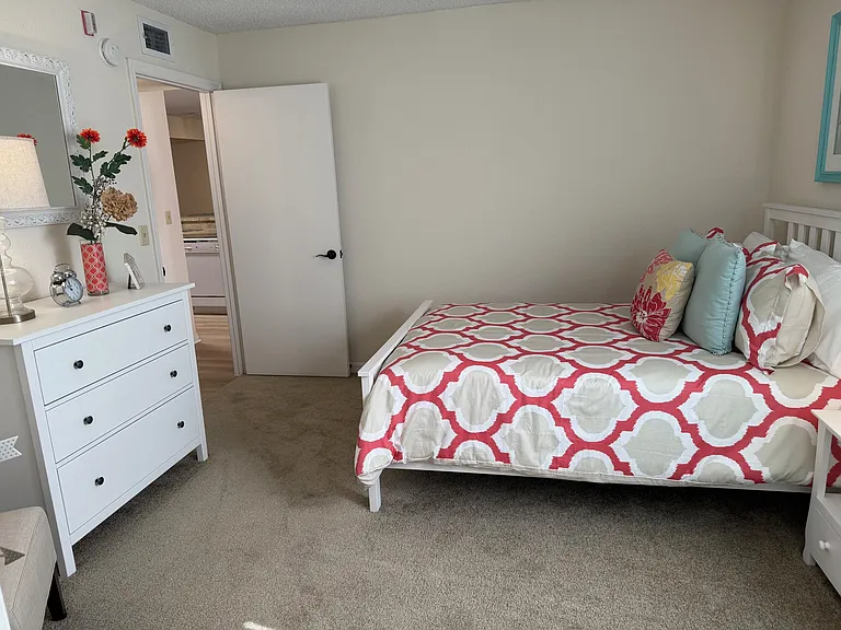 River Park Apartments — Photo 66