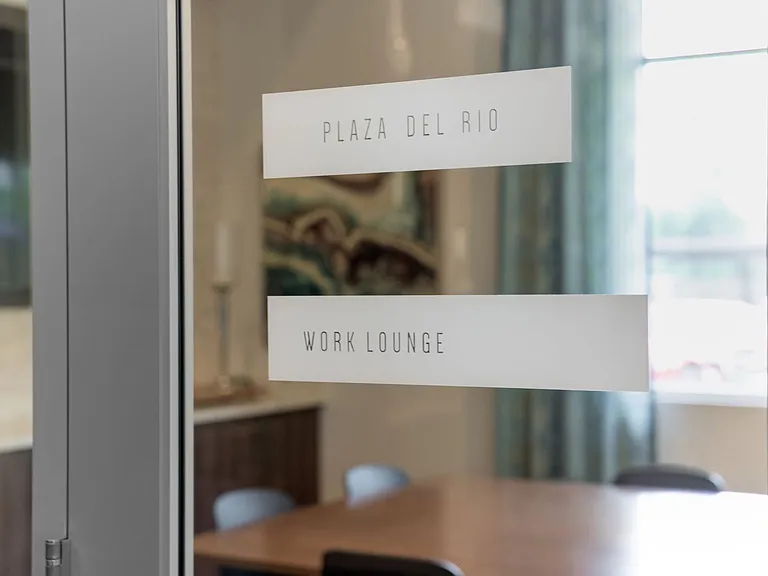 Ocio Plaza Del Rio — Photo 16