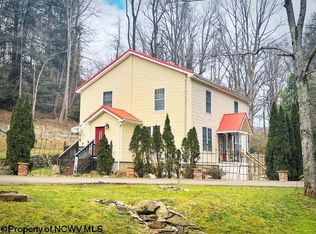 36 Thorne Dr, Rivesville, WV 26588
