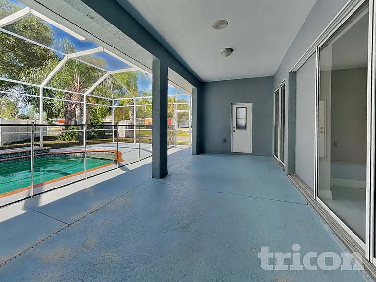 2793 W Price Blvd — Photo 13