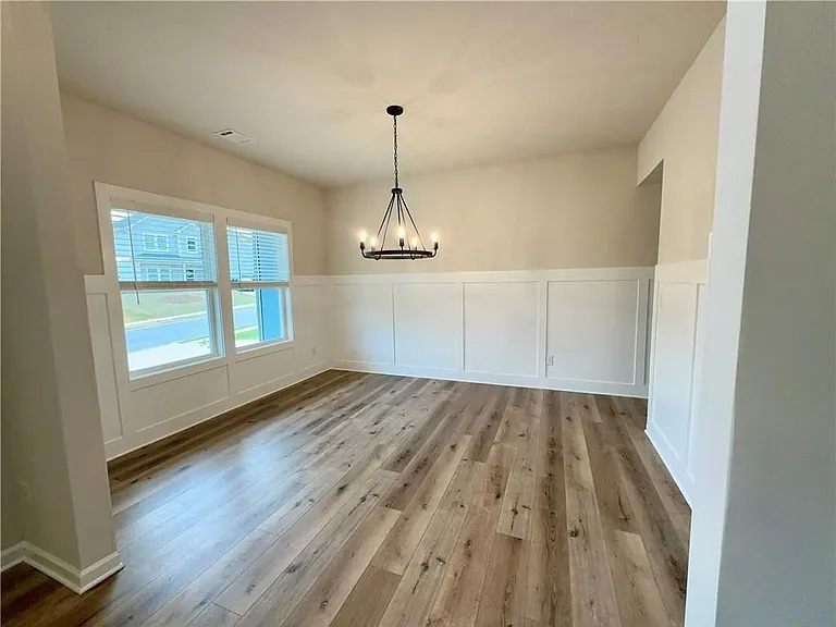 345 Rodeo Dr — Photo 4