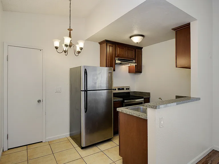 4328-4332 McClintock St #5 — Photo 3