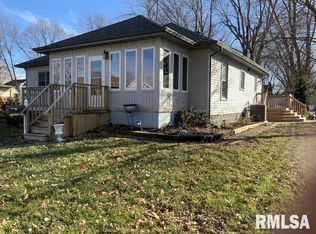 516 8th St, Lacon, IL 61540