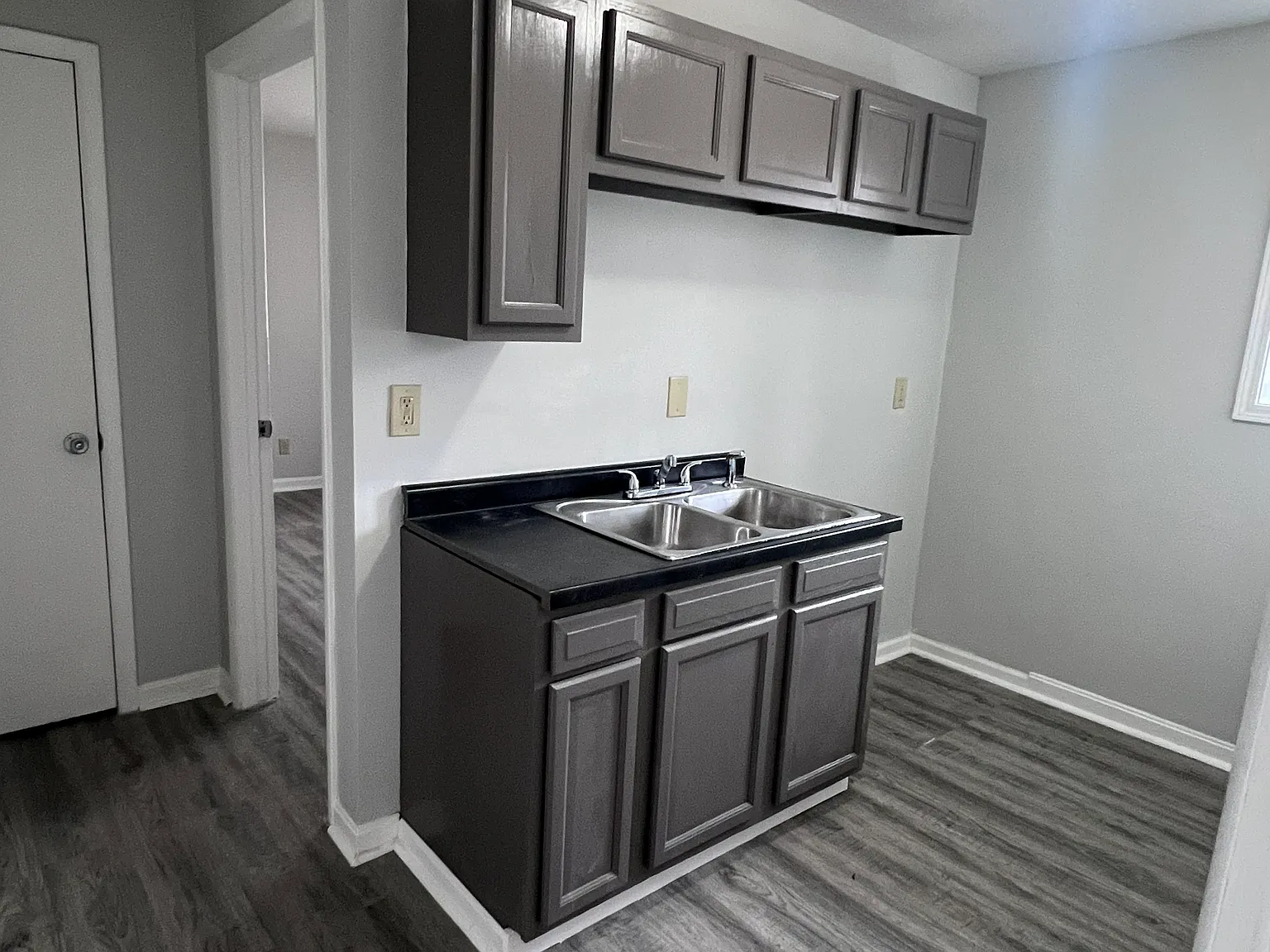 2 bed, 700 sqft, $900 — Photo 4