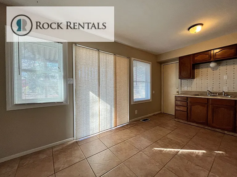 15 Sunset Dr — Photo 8