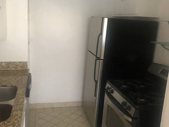 3rd image of 801 Idaho Ave APT 5