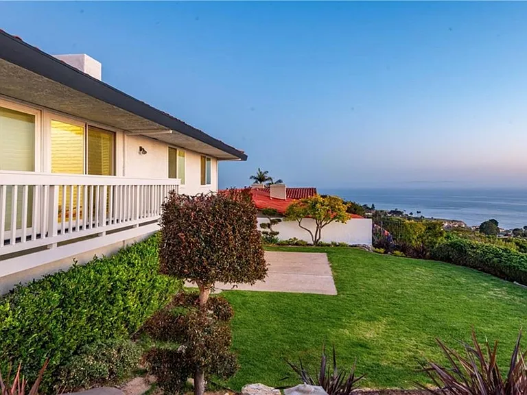 7183 Avenida Altisima — Photo 37