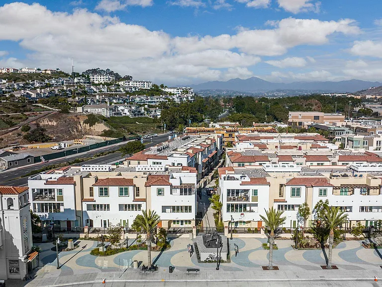 Doheny Way — Photo 2