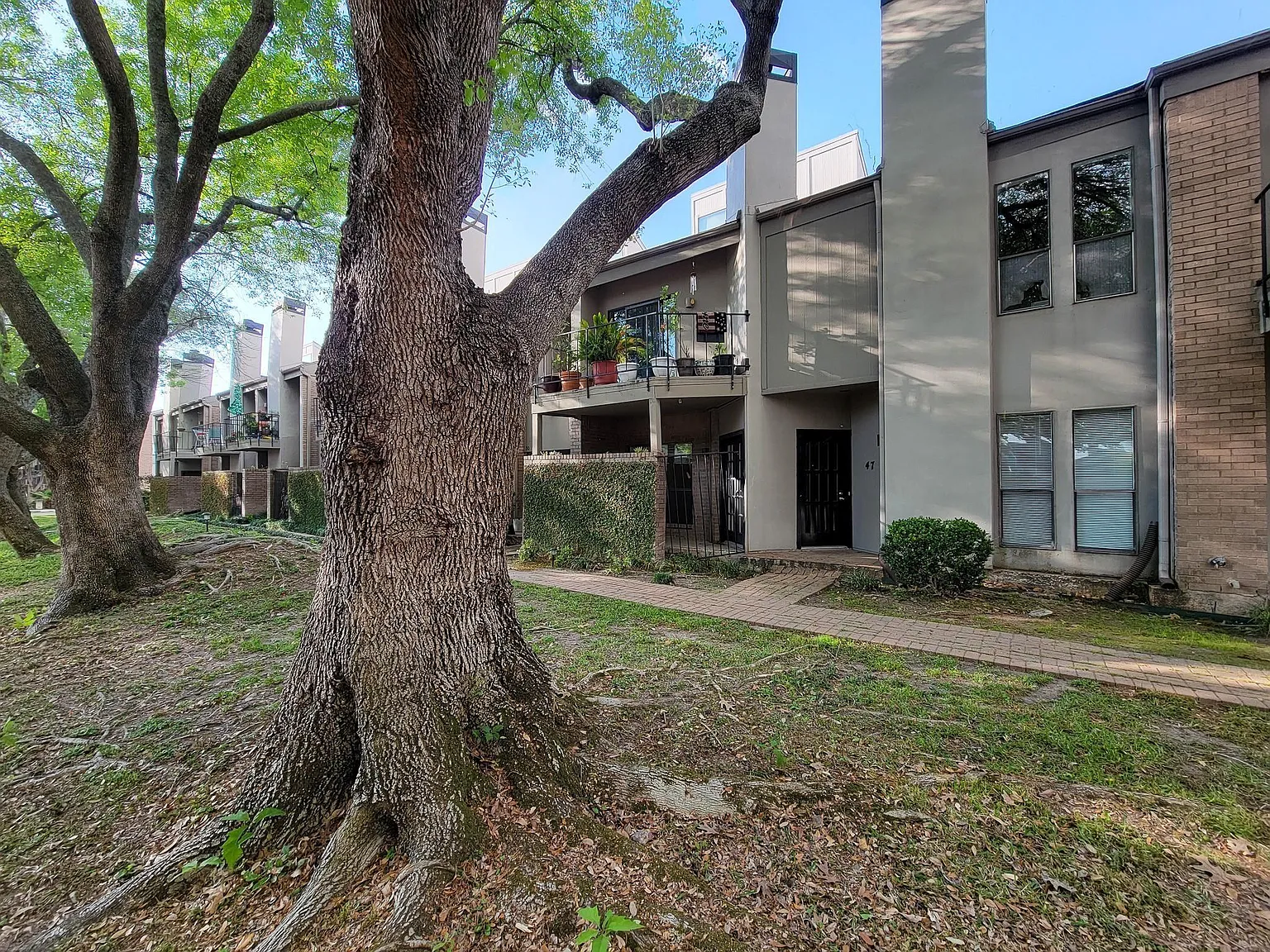 2 bed, 2.0 bath, 1190 sqft, $1,450 — Photo 2