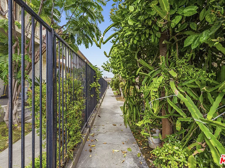 417 N Alhambra Ave #B — Photo 30