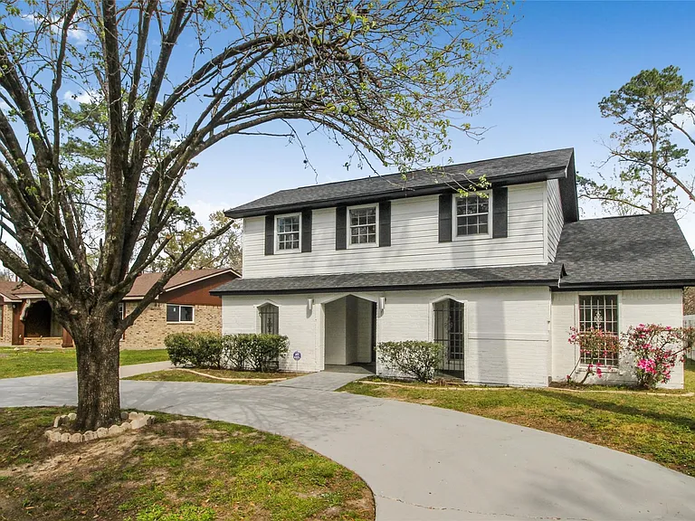 10322 Nold Dr — Photo 2