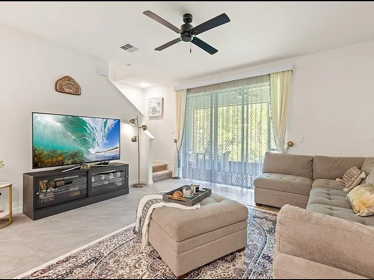 Reena Dr — Photo 9