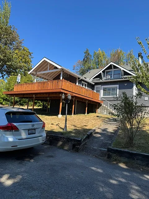 4 bed, 2081 sqft, $3,400 — Photo 2