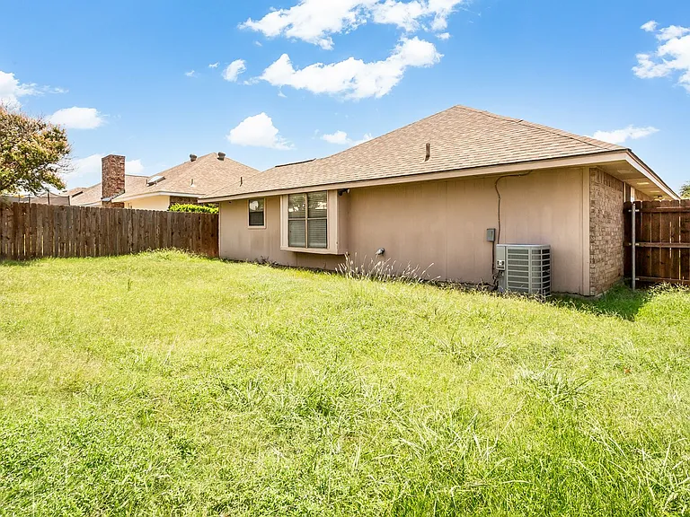 1016 Willowbrook Trl — Photo 26