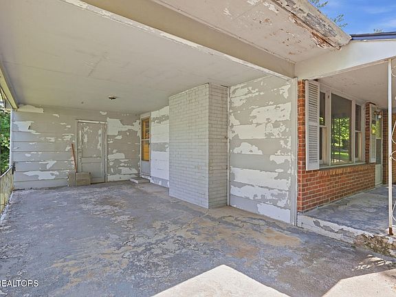 3rd image of 4930 Lonas Dr