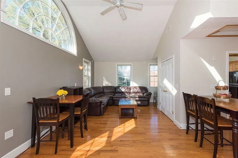 2 bed, 1250 sqft, $2,750 — Photo 4