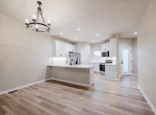 5948 Loxton St, Lincoln, NE 68526