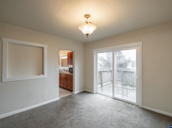 salem-oregon-448719398 picture